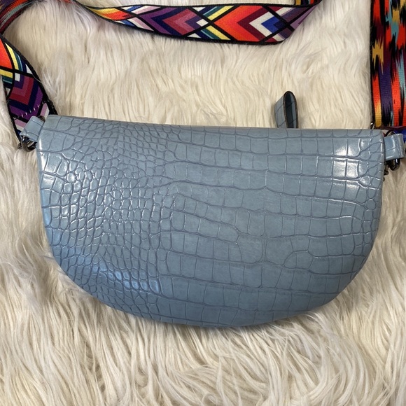 Blue Crocodile Chain Crossbody Purse with Guitar Strap - Picture 5 of 11